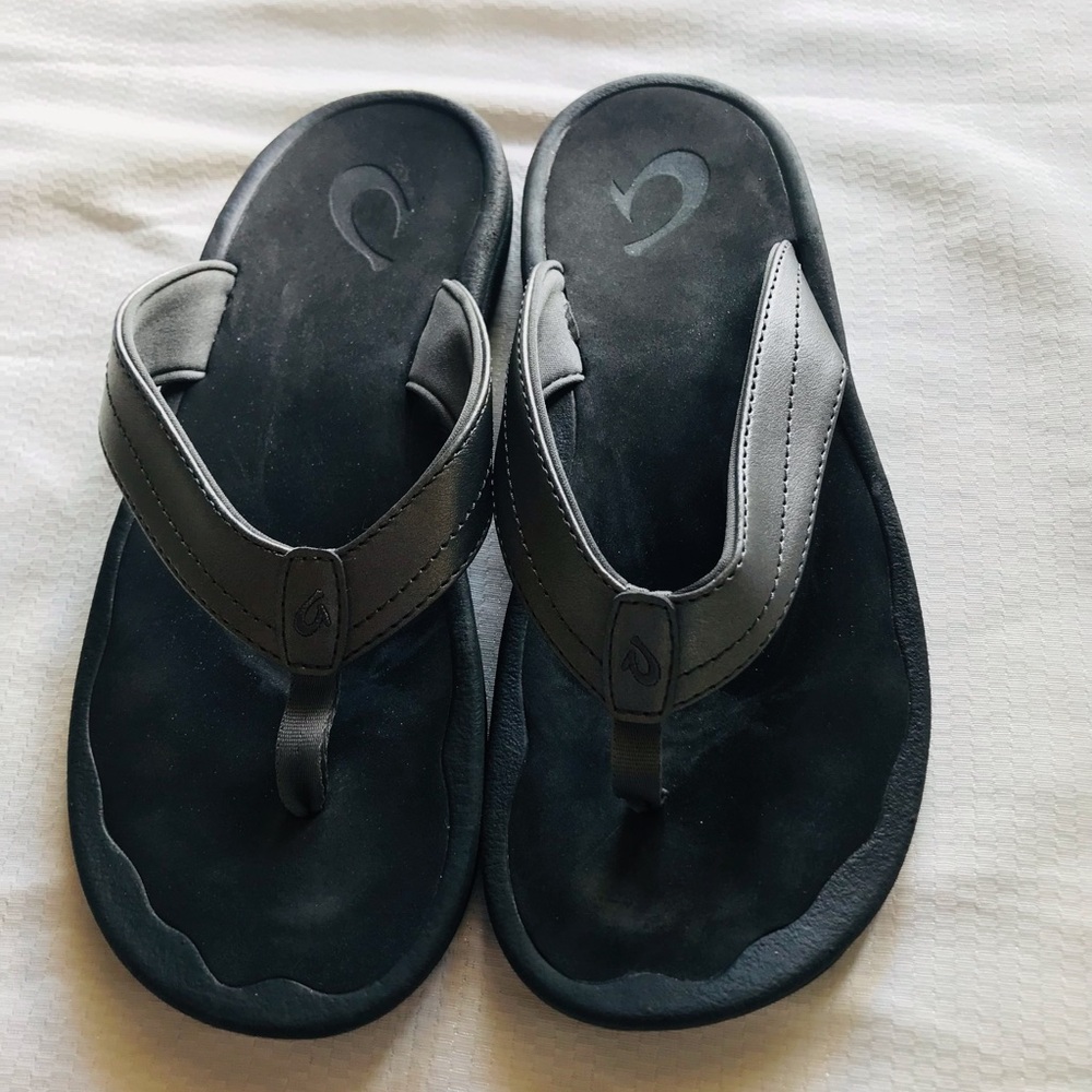OluKai Charcoal Flip-Flop Sandals